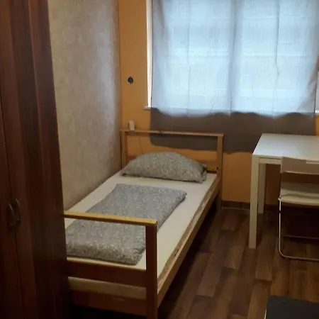 Hostel Low Budget Allach Hostel Rooms & Apartments Tub 19A Munich