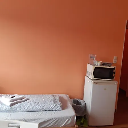 Хостел Budget Allach & Tub 19a