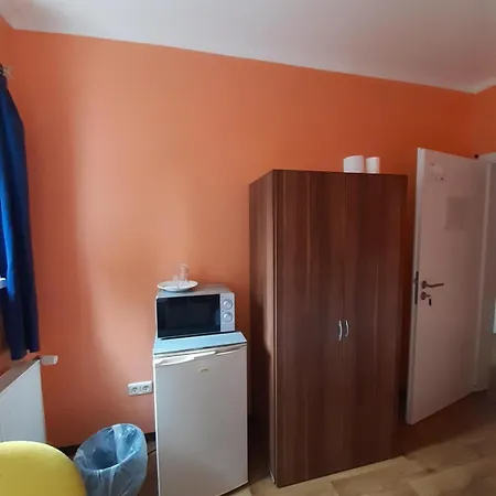 2-rent Group Rooms&apartments Tub19a *