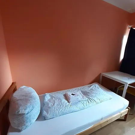Budget Allach & Tub 19a Hostel *