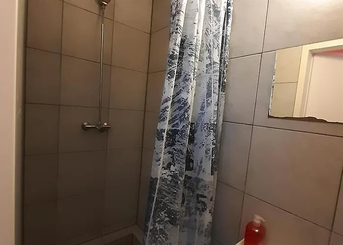 Hostel 2-rent Group Rooms&apartments Tub19a
