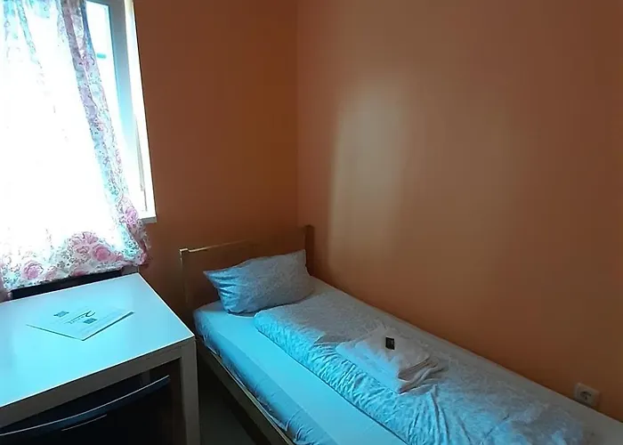 2-rent Group Rooms&apartments Tub19a Hostel *