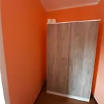 Hostel 2-rent Group Rooms&apartments Tub19a