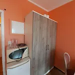 Hostel 2-rent Group Rooms&apartments Tub19a