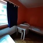 2-rent Group Rooms&apartments Tub19a Hostel *