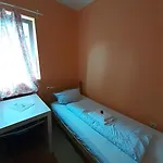 2-rent Group Rooms&apartments Tub19a Hostel *