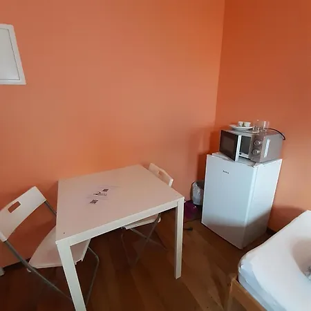 Hostel 2-rent Group Rooms&apartments Tub19a