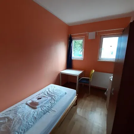 2-rent Group Rooms&apartments Tub19a *