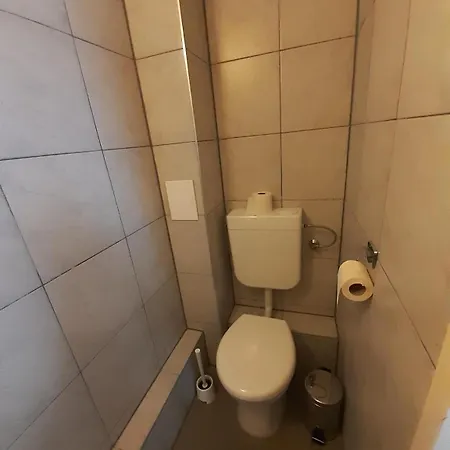 2-rent Group Rooms&apartments Tub19a Hostel