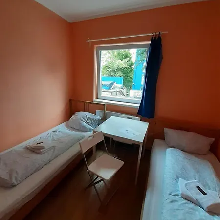 Hostel 2-rent Group Rooms&apartments Tub19a