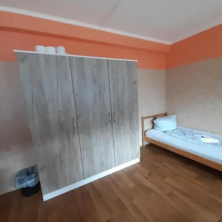 Hostel 2-rent Group Rooms&apartments Tub19a