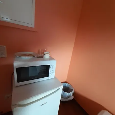 2-rent Group Rooms&apartments Tub19a *