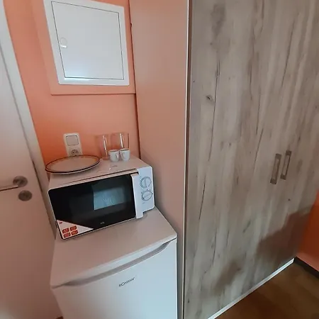 2-rent Group Rooms&apartments Tub19a *