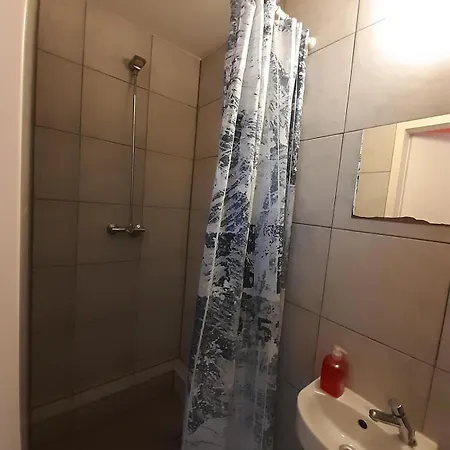 Hostel 2-rent Group Rooms&apartments Tub19a