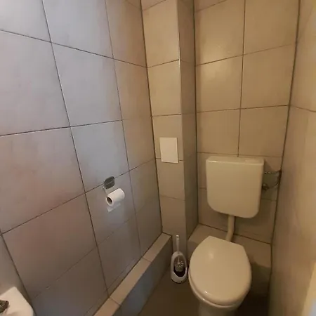 2-rent Group Rooms&apartments Tub19a