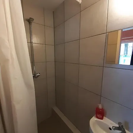 2-rent Group Rooms&apartments Tub19a Hostel *