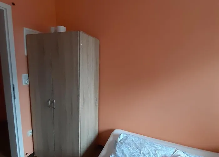 2-rent Group Rooms&apartments Tub19a Hostel *