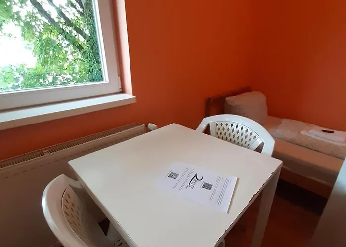 2-rent Group Rooms&apartments Tub19a *
