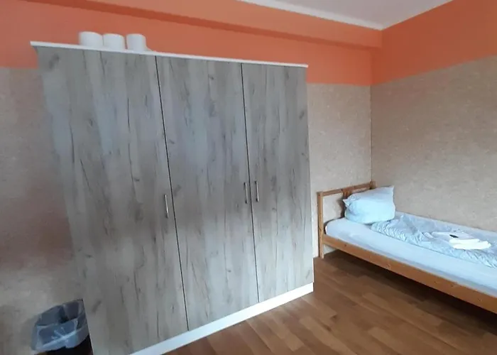 Hostel 2-rent Group Rooms&apartments Tub19a