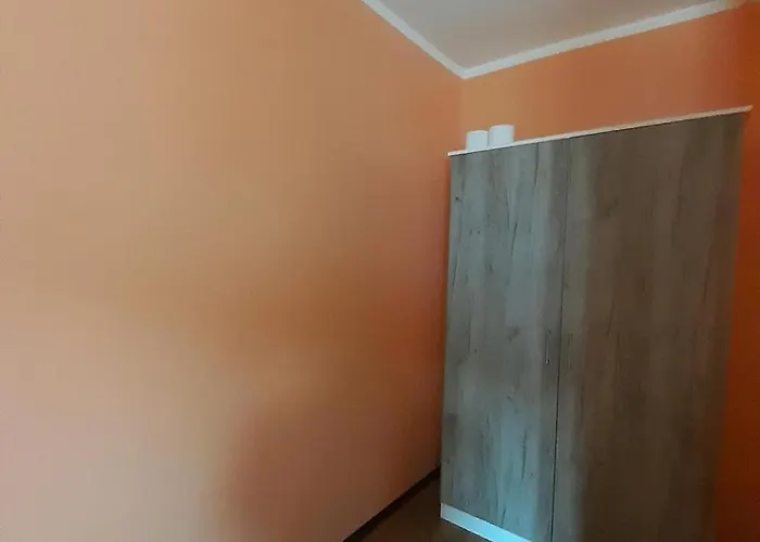 Hostel 2-rent Group Rooms&apartments Tub19a