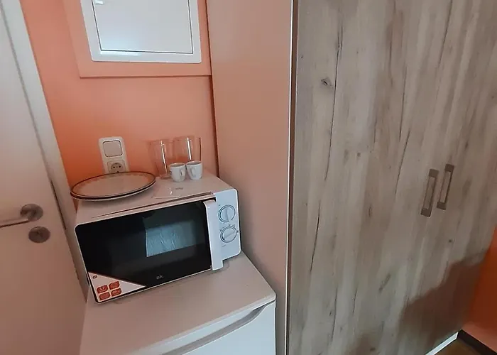 2-rent Group Rooms&apartments Tub19a *