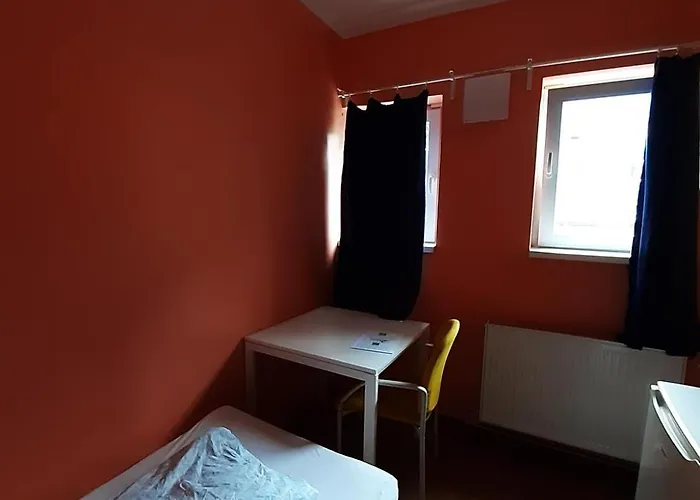 2-rent Group Rooms&apartments Tub19a Hostel *