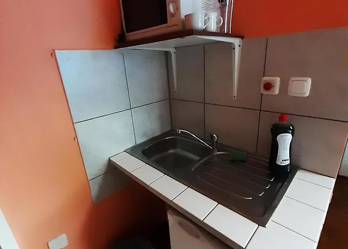 2-rent Group Rooms&apartments Tub19a *